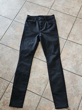 MOTHER Black Skinny Jeans - Sleek High-Rise Look